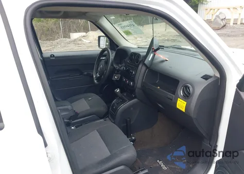 2015 Jeep Patriot Sport z USA, uszkodzony, nr VIN 1C4NJRBB8FD424243